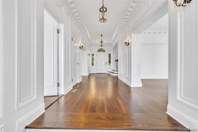 158 E Shore Road, Huntington Bay, NY 11743