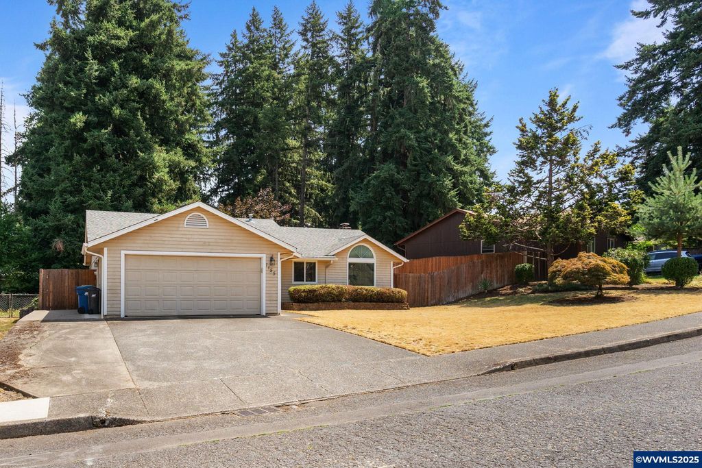 1155 Dawn Dr, Stayton, OR 97383
