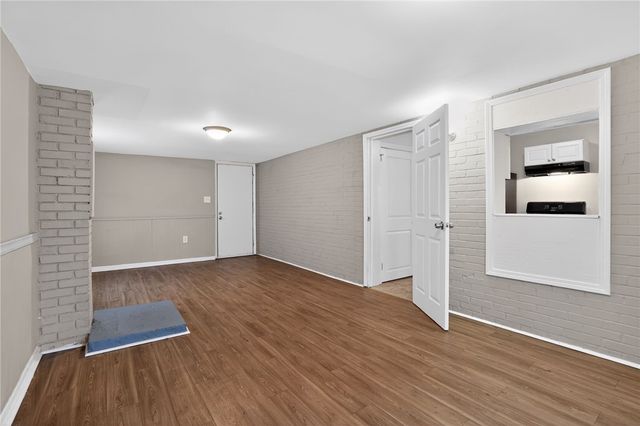 624 Elm Dr, Penn Hills, PA 15147