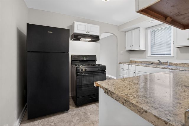 624 Elm Dr, Penn Hills, PA 15147