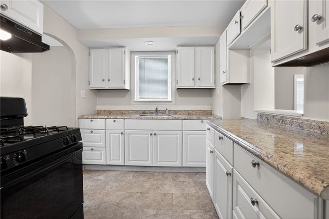 624 Elm Dr, Penn Hills, PA 15147