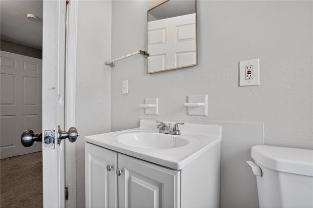 624 Elm Dr, Penn Hills, PA 15147