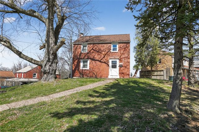 624 Elm Dr, Penn Hills, PA 15147