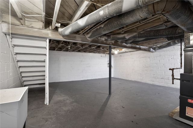 624 Elm Dr, Penn Hills, PA 15147