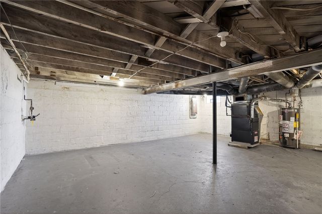 624 Elm Dr, Penn Hills, PA 15147