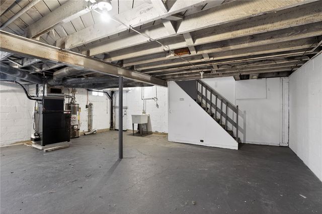 624 Elm Dr, Penn Hills, PA 15147