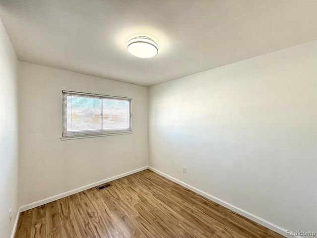 33659 Blackfoot Street, Westland, MI 48185