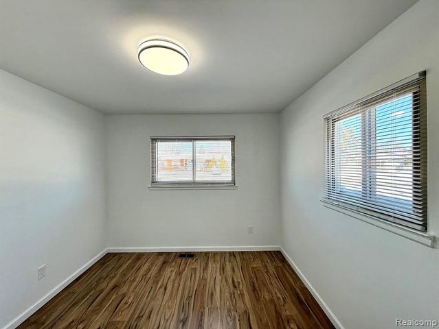 33659 Blackfoot Street, Westland, MI 48185