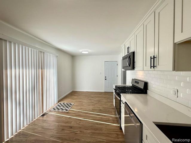 33659 Blackfoot Street, Westland, MI 48185