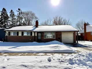 33659 Blackfoot Street, Westland, MI 48185