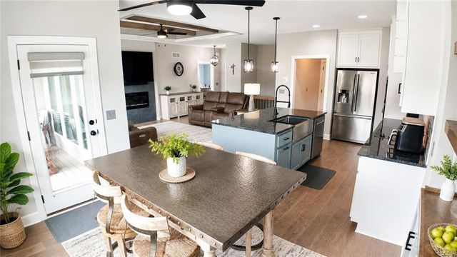 1812 Winchester Drive, Pleasant Hill, MO 64080