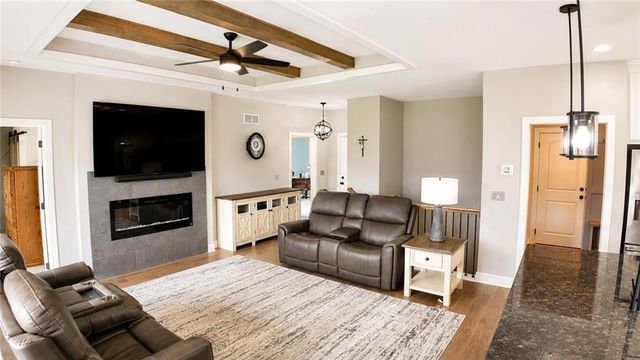 1812 Winchester Drive, Pleasant Hill, MO 64080