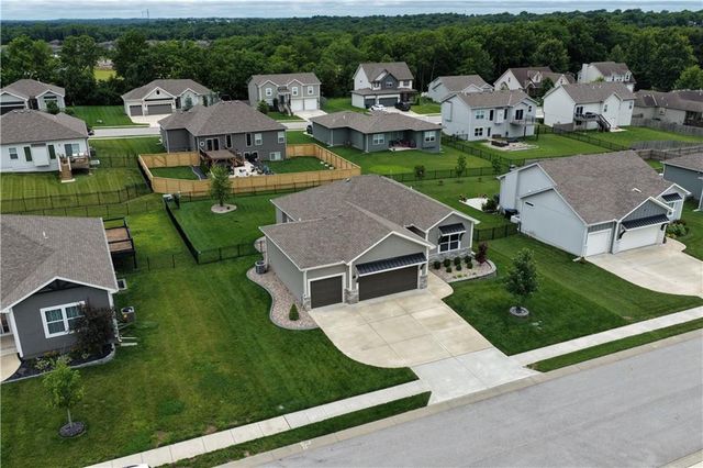 1812 Winchester Drive, Pleasant Hill, MO 64080