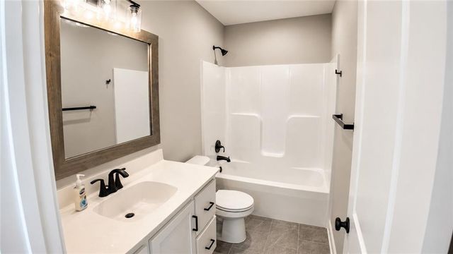 1812 Winchester Drive, Pleasant Hill, MO 64080