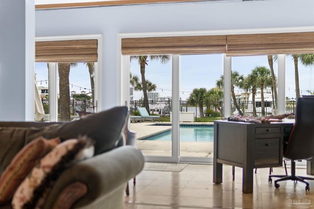 5 Sabine Dr, Pensacola Beach, FL 32561