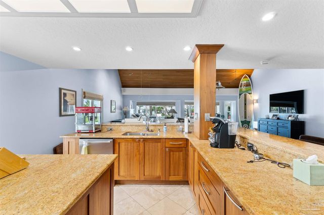 5 Sabine Dr, Pensacola Beach, FL 32561