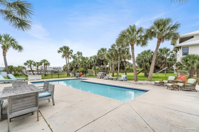 5 Sabine Dr, Pensacola Beach, FL 32561