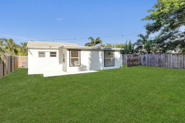 7936 TERRACE Road, Lake Worth, FL 33462