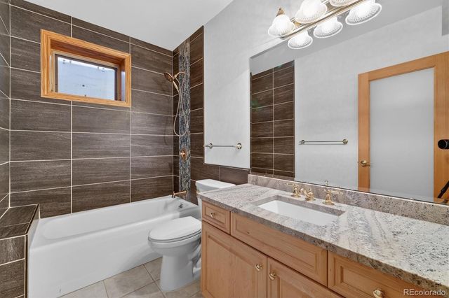 3960 S Lincoln Street, Englewood, CO 80113