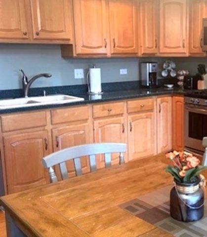 10 MOORINGS Drive, Palos Heights, IL 60463