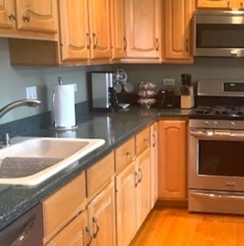 10 MOORINGS Drive, Palos Heights, IL 60463