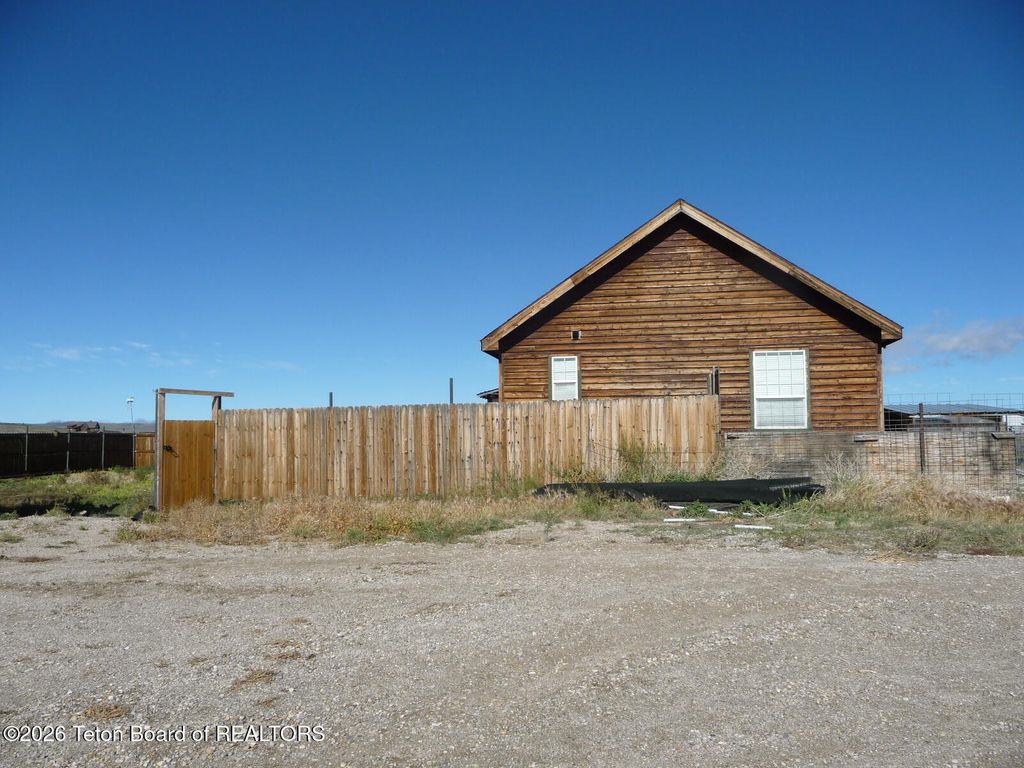 81 CHIEF JOSEPH Road, Pinedale, WY 82941 photo 5
