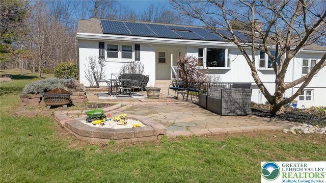3686 Hickory Hill Road, Lower Saucon Twp, PA 18015
