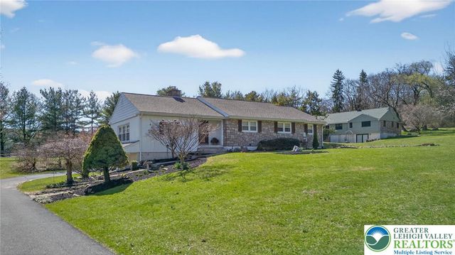 3686 Hickory Hill Road, Lower Saucon Twp, PA 18015