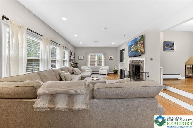 3686 Hickory Hill Road, Lower Saucon Twp, PA 18015