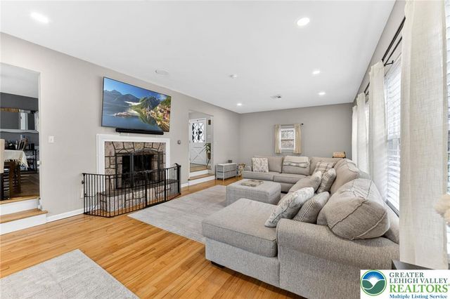 3686 Hickory Hill Road, Lower Saucon Twp, PA 18015