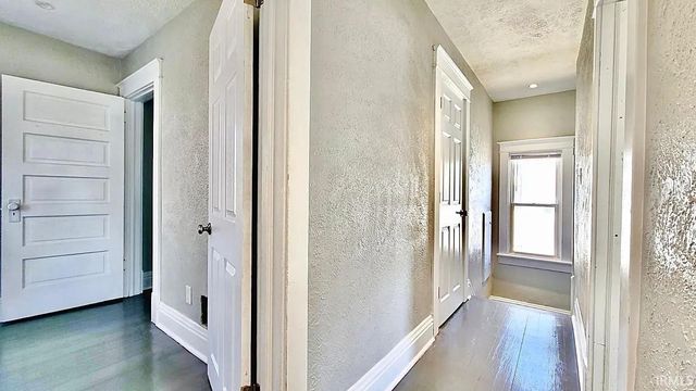 2819 Mishawaka Avenue, South Bend, IN 46615