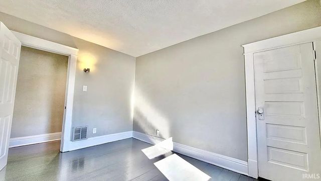 2819 Mishawaka Avenue, South Bend, IN 46615