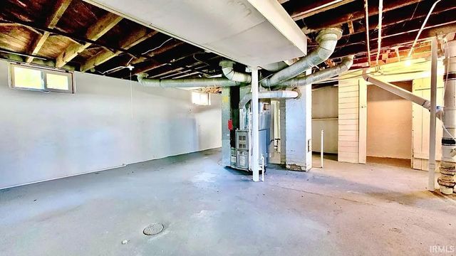 2819 Mishawaka Avenue, South Bend, IN 46615