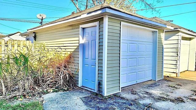 2819 Mishawaka Avenue, South Bend, IN 46615