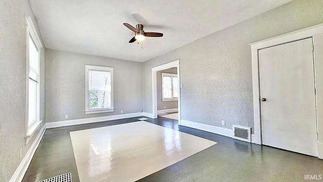 2819 Mishawaka Avenue, South Bend, IN 46615