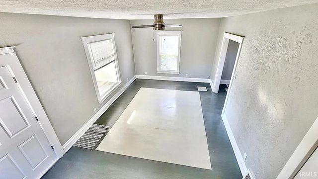 2819 Mishawaka Avenue, South Bend, IN 46615