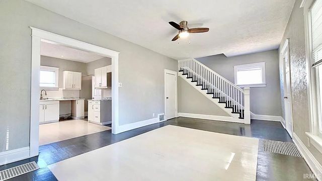 2819 Mishawaka Avenue, South Bend, IN 46615