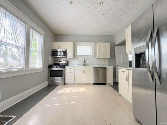 2819 Mishawaka Avenue, South Bend, IN 46615