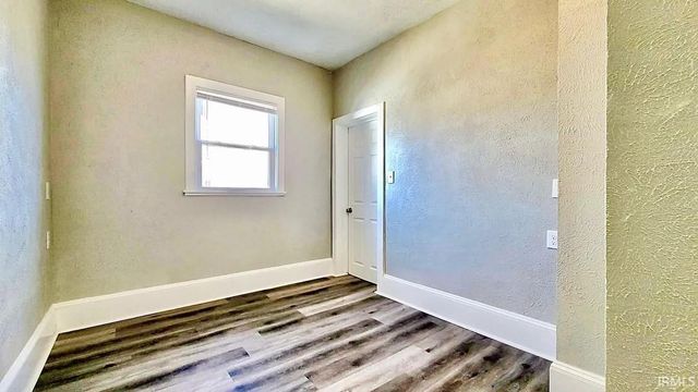 2819 Mishawaka Avenue, South Bend, IN 46615