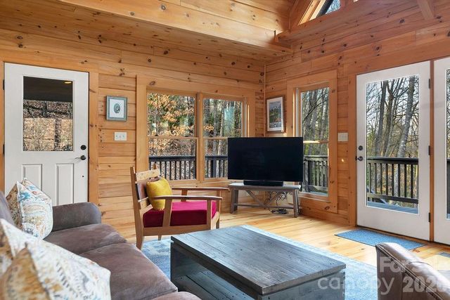 130 Greenfield Circle, Brevard, NC 28712