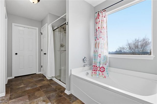 21741 W Summer Street, Spring Hill, KS 66083