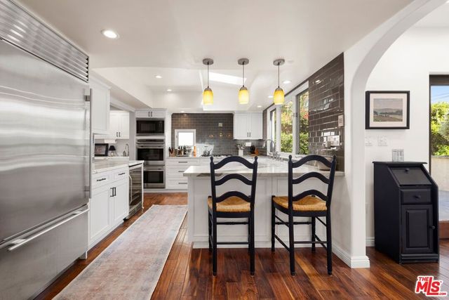 200 S McCarty Drive, Beverly Hills, CA 90212