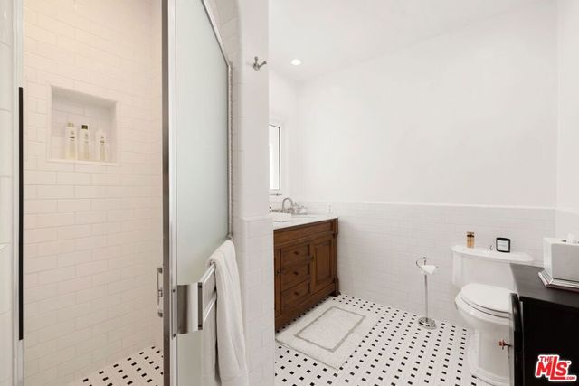 200 S McCarty Drive, Beverly Hills, CA 90212