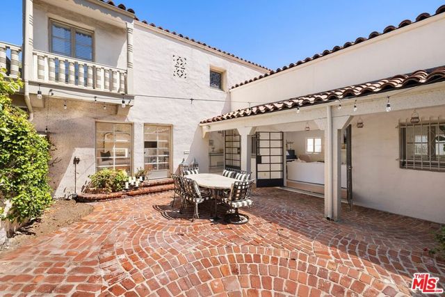 200 S McCarty Drive, Beverly Hills, CA 90212