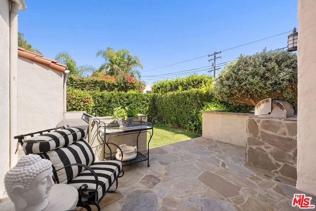 200 S McCarty Drive, Beverly Hills, CA 90212