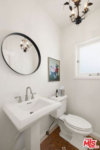 200 S McCarty Drive, Beverly Hills, CA 90212