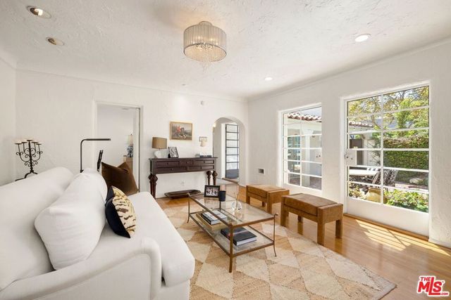 200 S McCarty Drive, Beverly Hills, CA 90212