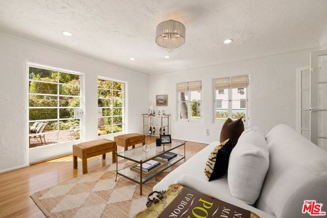 200 S McCarty Drive, Beverly Hills, CA 90212