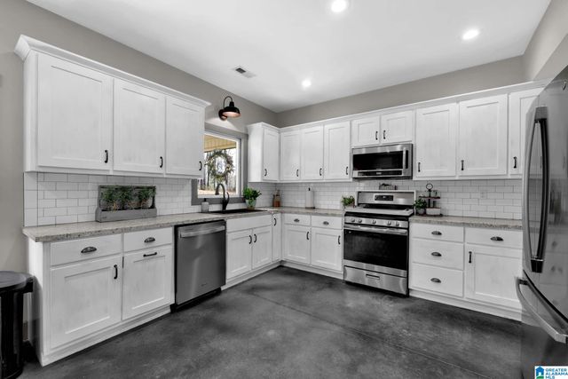 665 ROBBINS ROAD, Hayden, AL 35079