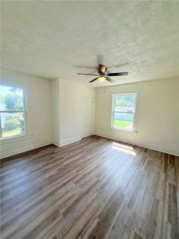 2013 S Jefferson St, Shenango Twp, PA 16102